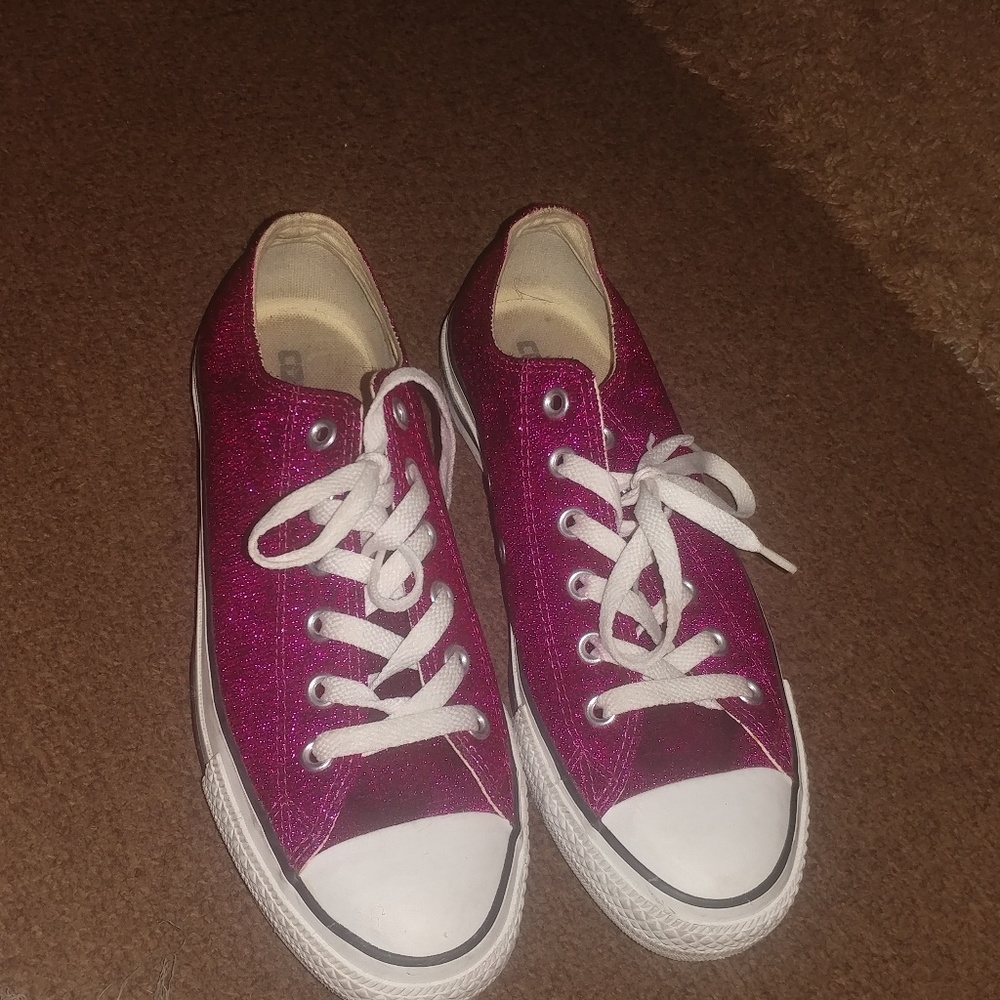 Fuchsia pink glittery sneakers Converse